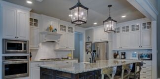 Jak skręcić dwa blaty?