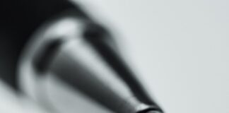 Jak wyjąć wkład od długopisu 3D?